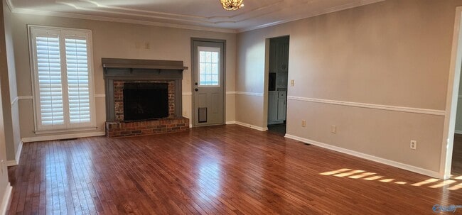 Building Photo - 105 Darr Dr