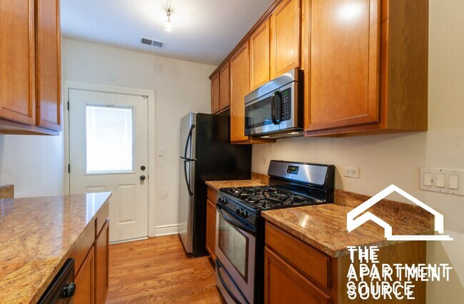 Foto del edificio - 3433 N Lakewood Ave