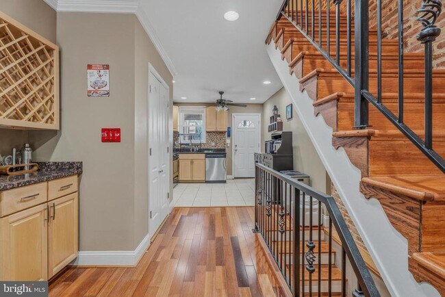 Foto del edificio - 118 N Ellwood Ave