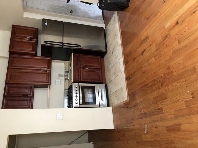 Building Photo - 1 bedroom in Sunnyside NY 11104