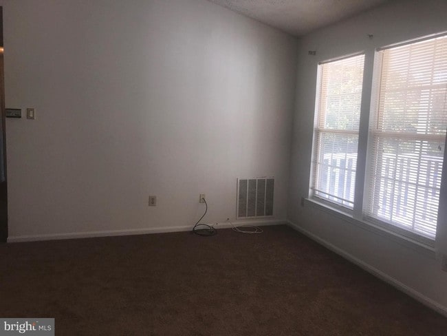 Building Photo - 901 Woodbridge Ct