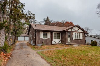 Building Photo - 217 Loomis Ave