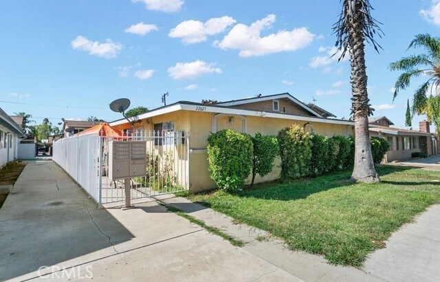 Foto principal - 22827 Bay Ave