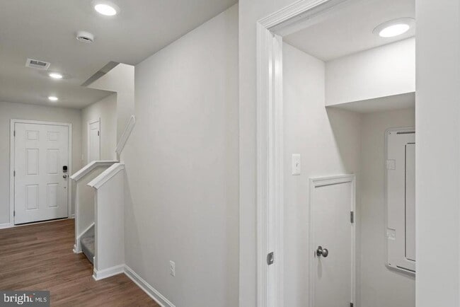 Building Photo - 51 Arsberg Dr
