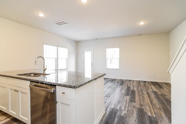 Foto del edificio - 615 11th St SW