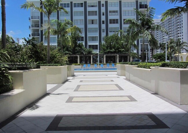 Building Photo - 5600 Collins Ave