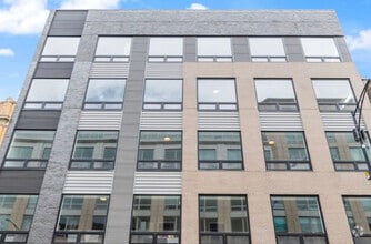 Building Photo - 3217 N Clark St