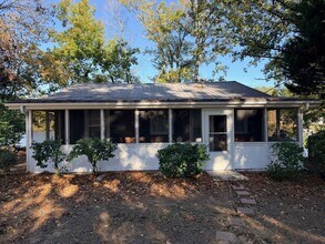 Building Photo - 332 Pinelake Dr