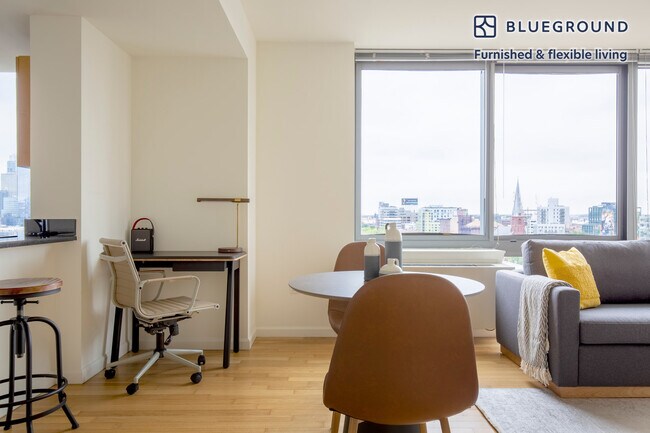 Foto del edificio - 4-75 48th Avenue-SI FL11-ID934