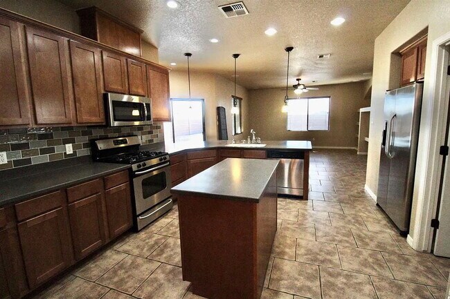 Building Photo - 11242 S Sally Dr