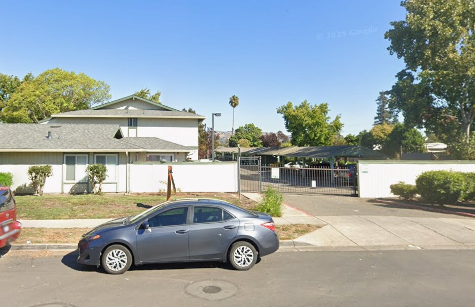 Foto del edificio - 725 Auburn Pl