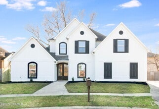 Building Photo - 225 Durham Dr