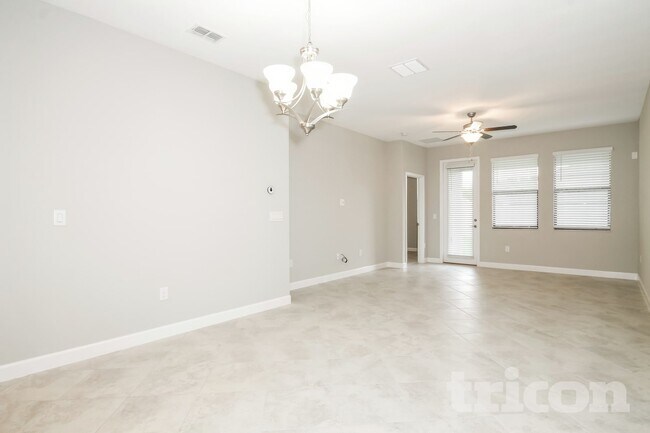 Building Photo - 9735 Ivory Dr