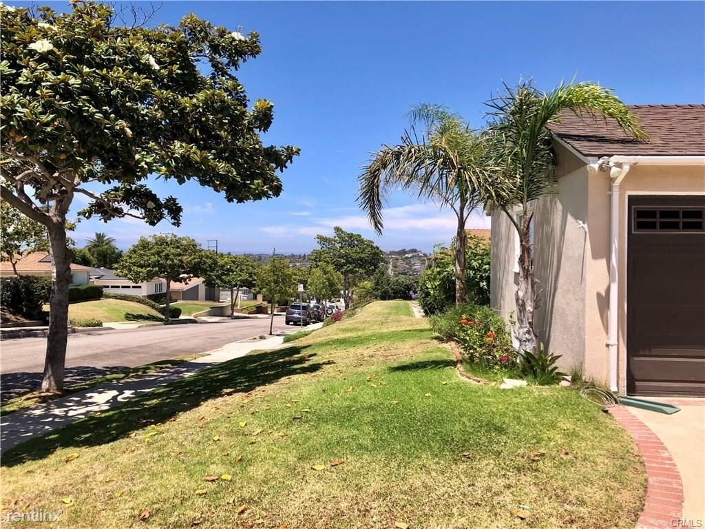 Foto principal - 3 br, 1.5 bath House - 23402 Susana Ave