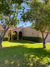 Building Photo - 9426 E Jenan Dr