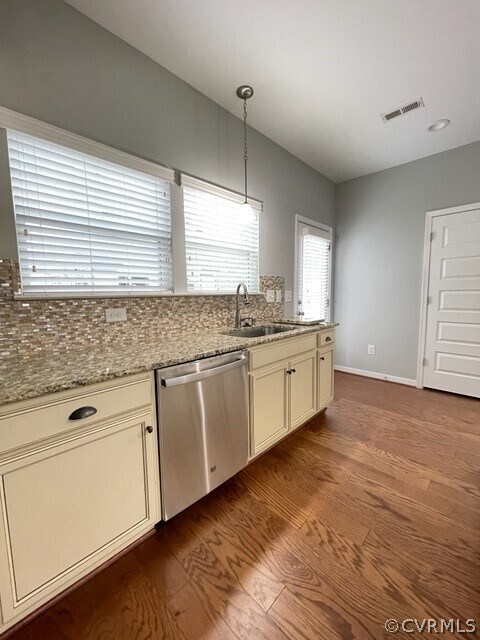 Building Photo - 8057 Ellendale Dr