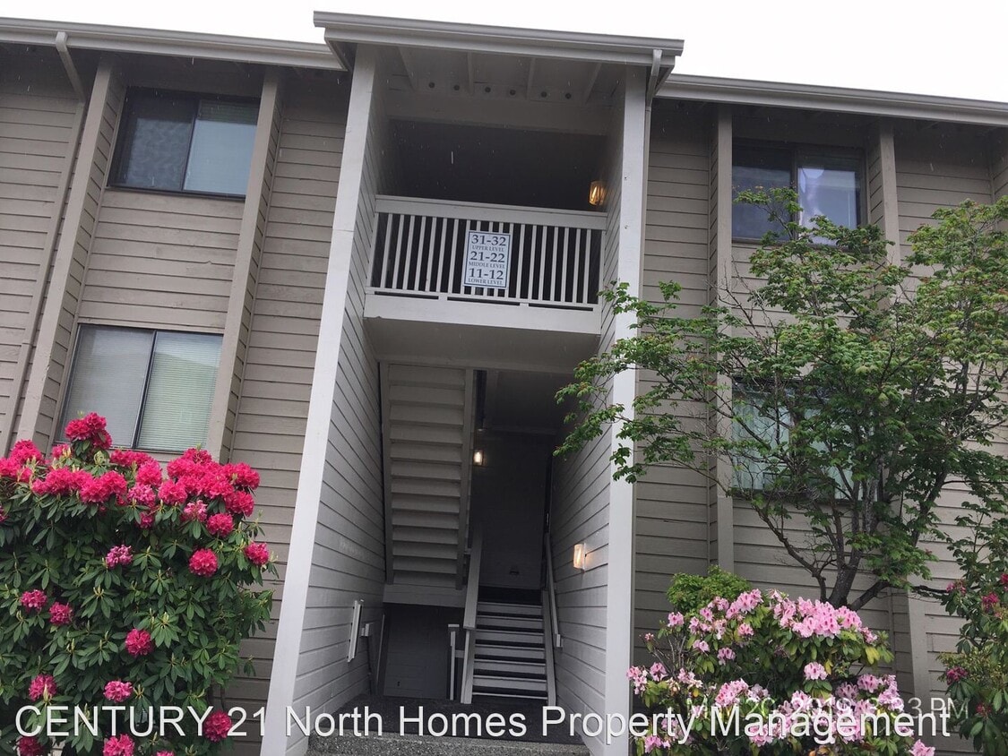 Primary Photo - 2 br, 1.5 bath House - 1315 S Puget Dr #C32