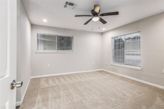 Building Photo - 1702 Athens Dr