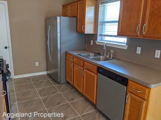 Building Photo - 3 br, 2 bath House - 1723 Beaver Pond Ct