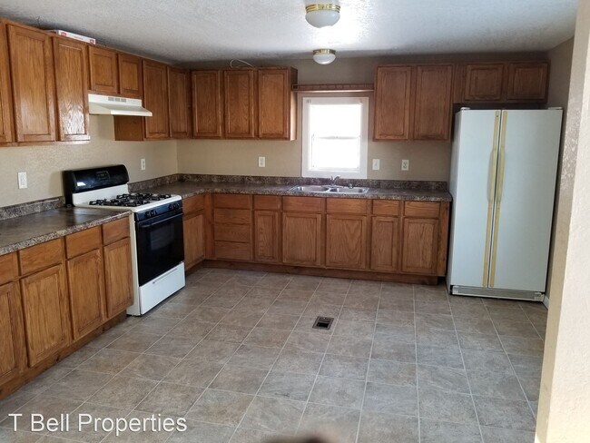 Building Photo - 3 br, 1 bath House - 312 N. Todds Ferry Rd.