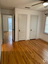 Building Photo - 122 Rowland Pl