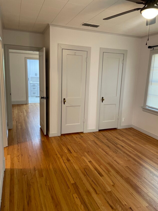 Primary Photo - 122 Rowland Pl