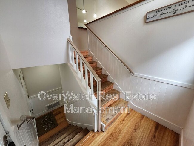 Building Photo - 3228 Aquarius Cir