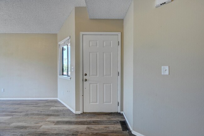 Building Photo - $2,245 - 3 Bed, 3 Bath Home with Finished ...