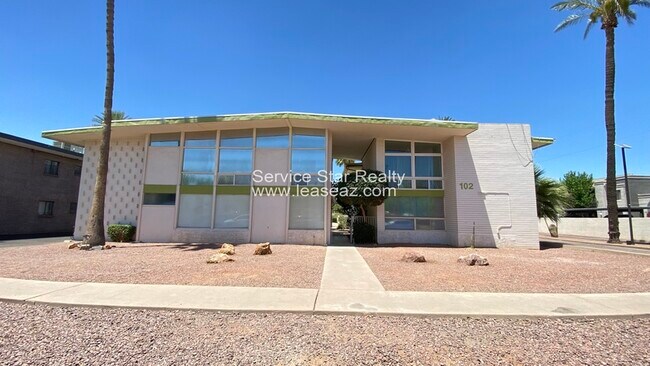 Building Photo - 102 W Maryland Ave