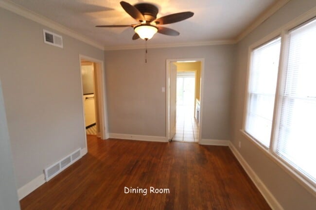 Building Photo - GREAT NEIGHBORHOOD - LOTS OF ROOM