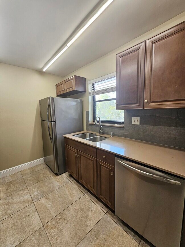 Foto del edificio - 2050 N Congress Ave