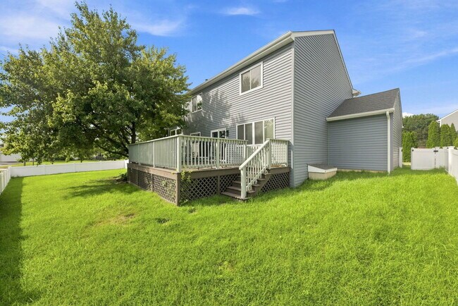 Foto del edificio - 2052 Shady Grove Ct