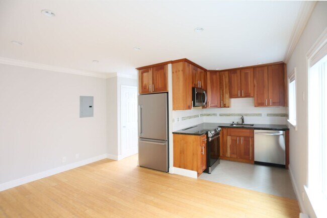 Building Photo - OPEN HOUSE:Thurday(4/11)7pm-7:20pm  Top fl...