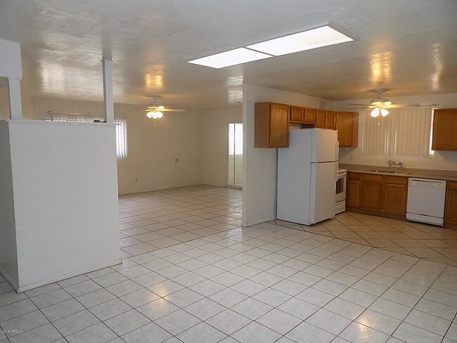 Building Photo - 5829 N 61st Dr