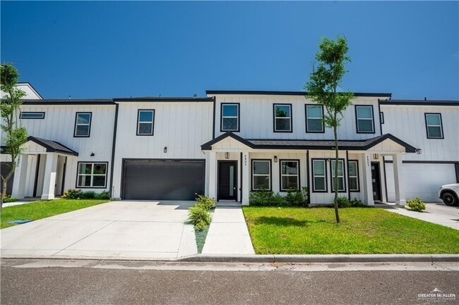 Building Photo - 24 Stablewood