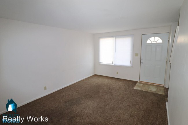 Building Photo - 5441 Benton St