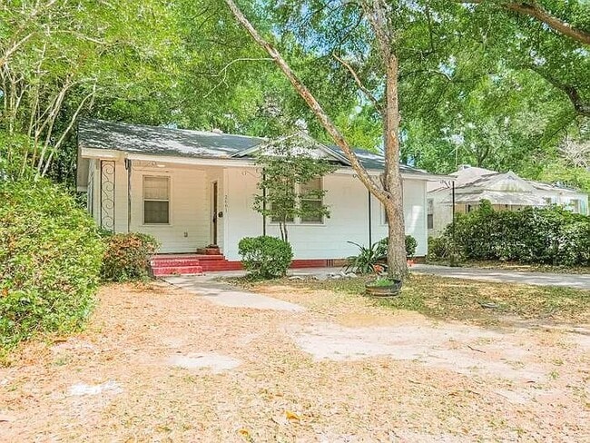 Building Photo - 2661 Harvey Ave