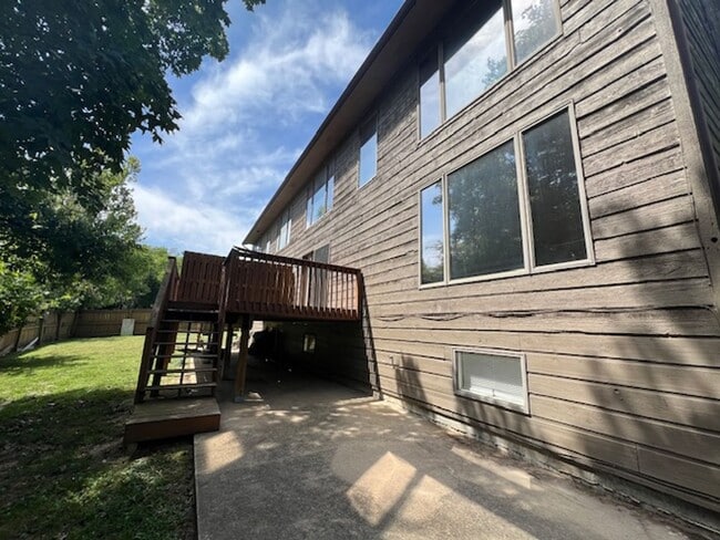 Building Photo - 201- 203 Briarcrest Ct