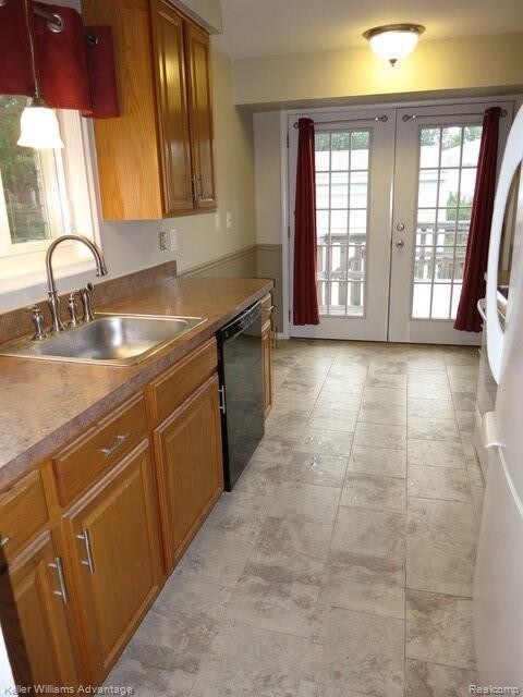 Foto del edificio - 732 Elmsford Dr