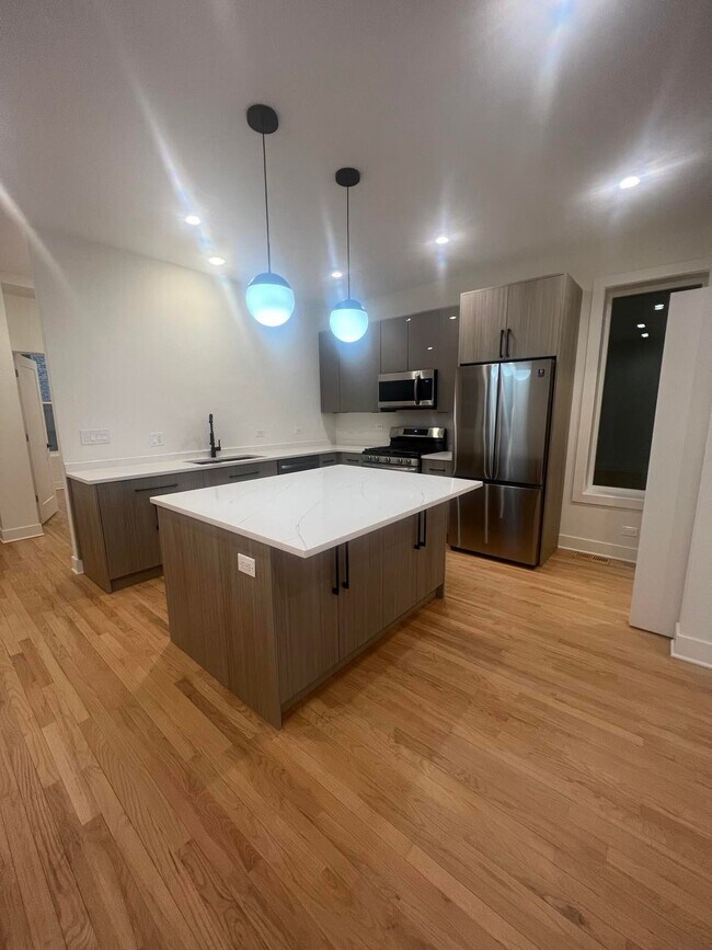 Foto del edificio - 2657 W Huron St