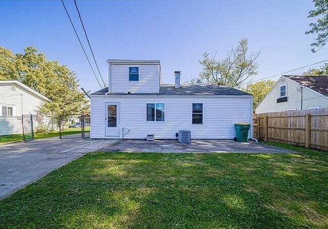 Foto del edificio - Charming Cape Cod - Move In Ready