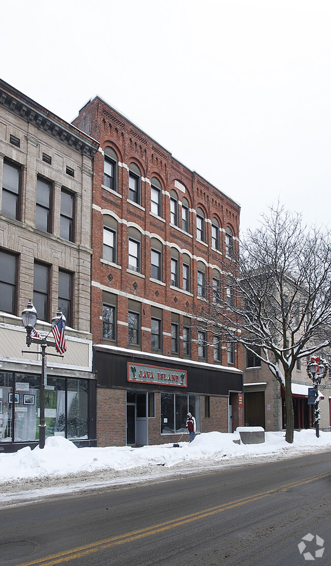 Building Photo - 227-231 Main St