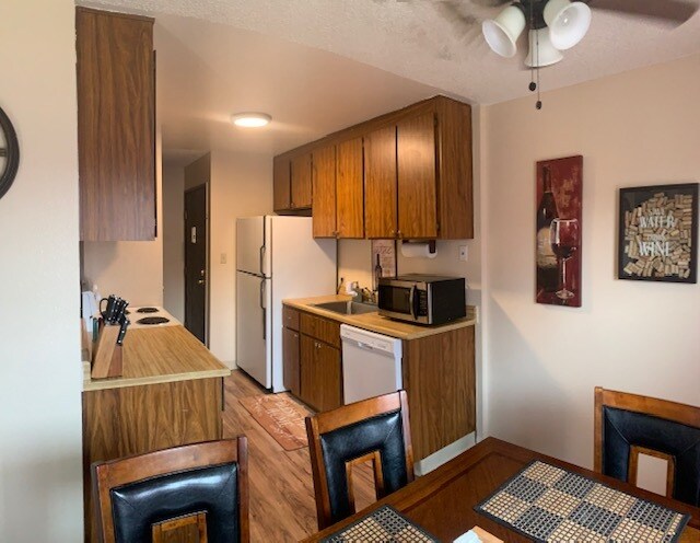 Foto del edificio - 1541 Delucchi Ln