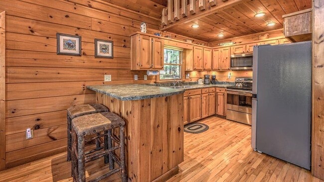 Foto del edificio - 348 The Forest Has Eyes