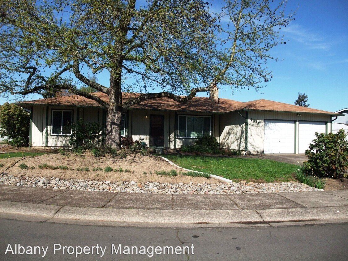 Foto principal - 3 br, 2 bath House - 2437 27th Ave SE