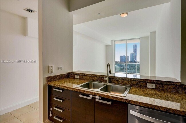 Foto del edificio - 2525 SW 3rd Ave