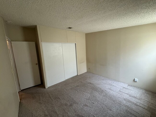 Building Photo - Charming (2BR/2BA) Home in 55+ Community –...