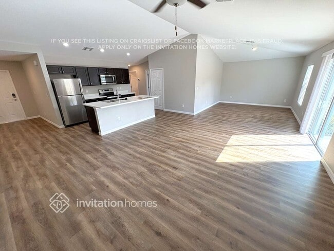 Building Photo - 25061 Doredo Dr