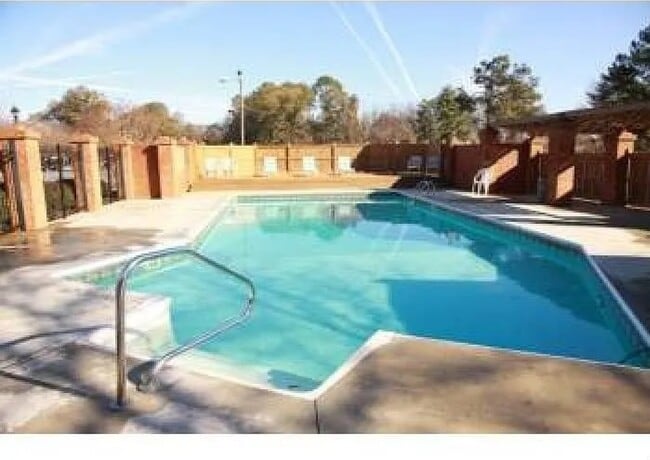 Building Photo - 2165 S Milledge Ave
