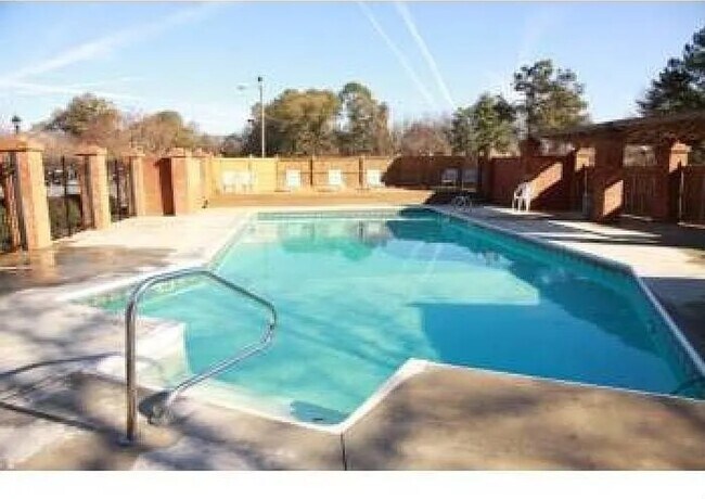 Foto del edificio - 2165 S Milledge Ave